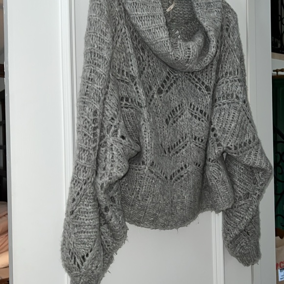 FREE PEOPLE KNIT SWEATER SIZE MED 🌺💝 - Picture 3 of 7